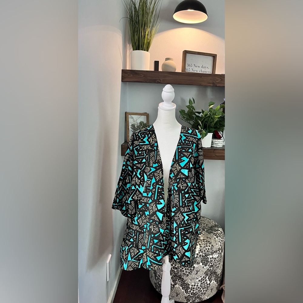 Lularoe Shirley Geometric Patterned Kimono